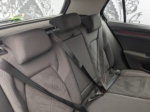 Volkswagen Golf STYLE TSI 18