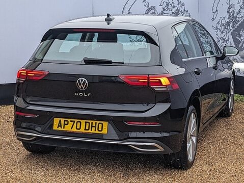 Volkswagen Golf STYLE TSI 9