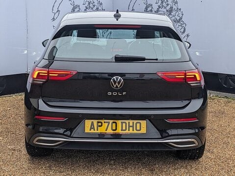 Volkswagen Golf STYLE TSI 8