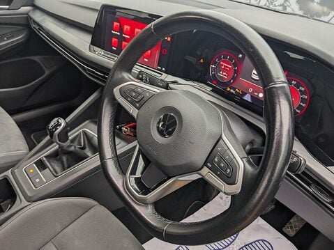 Volkswagen Golf STYLE TSI 21