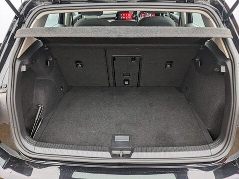 Volkswagen Golf STYLE TSI 19