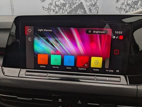 Volkswagen Golf STYLE TSI 31