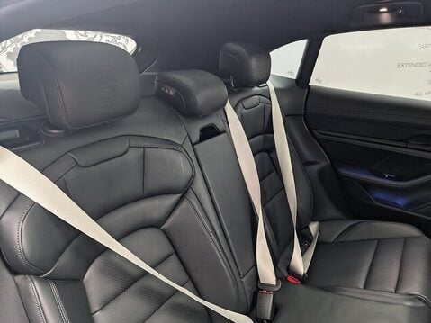 Porsche Taycan 4 CROSS TURISMO 17