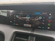 Porsche Taycan 4 CROSS TURISMO 39