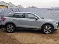 Audi Q2 TFSI SPORT 10