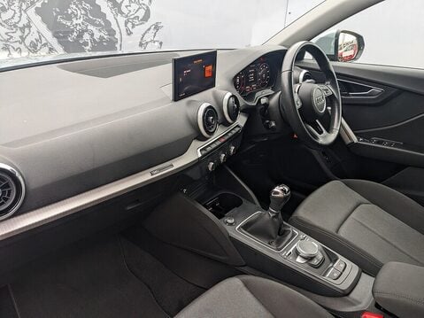 Audi Q2 TFSI SPORT 14