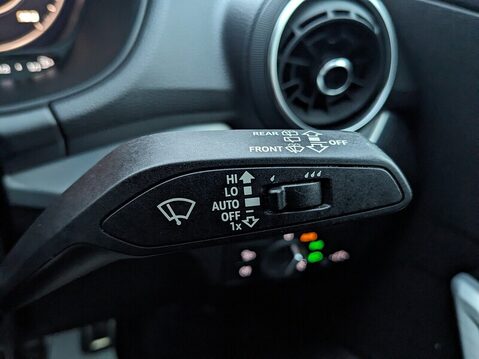 Audi Q2 TDI S LINE 22