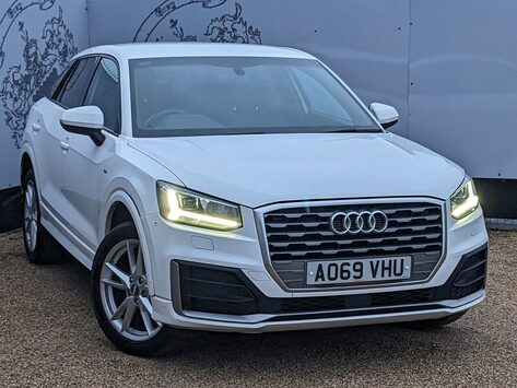 Audi Q2 TDI S LINE