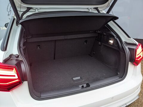 Audi Q2 TDI S LINE 14