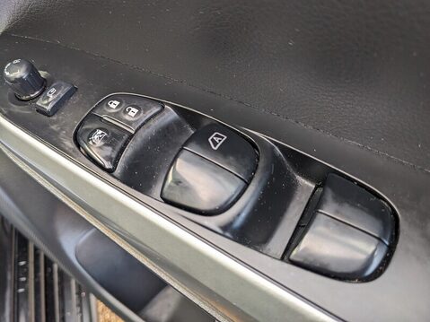 Nissan Navara DCI N-GUARD SHR DCB 24