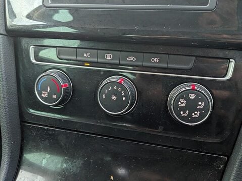 Volkswagen Golf GT TSI ACT BLUEMOTION TECHNOLOGY DSG 28