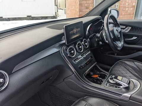 Mercedes-Benz GLC GLC 250 D 4MATIC AMG LINE PREMIUM PLUS 14