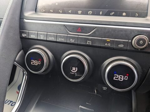 Jaguar E-Pace R-DYNAMIC HSE 25