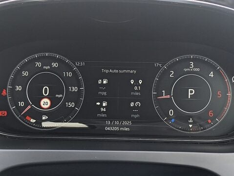 Jaguar E-Pace R-DYNAMIC HSE 34