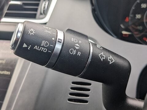 Jaguar E-Pace R-DYNAMIC HSE 31