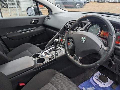 Peugeot 3008 EXCLUSIVE HDI 6