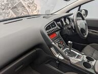 Peugeot 3008 EXCLUSIVE HDI 17