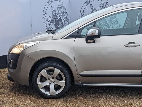 Peugeot 3008 EXCLUSIVE HDI 33