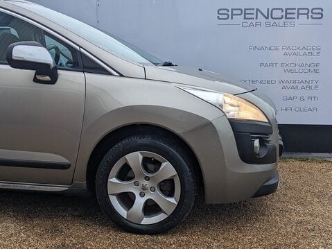 Peugeot 3008 EXCLUSIVE HDI 10