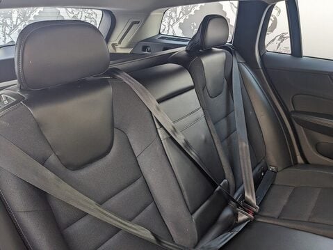 Volvo V60 D3 MOMENTUM 7