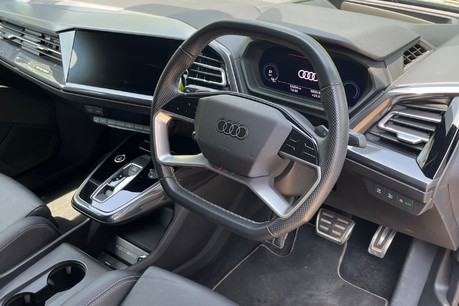 Audi Q4 S LINE LAUNCH EDITION 19