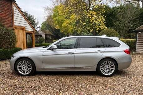 BMW 3 Series 328I LUXURY TOURING 8