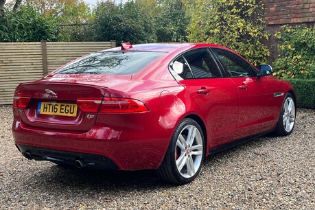 Jaguar XE S 17