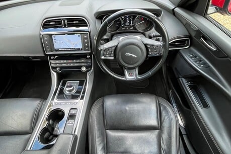 Jaguar XE S 49