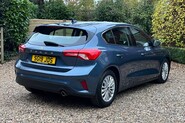 Ford Focus TITANIUM 18