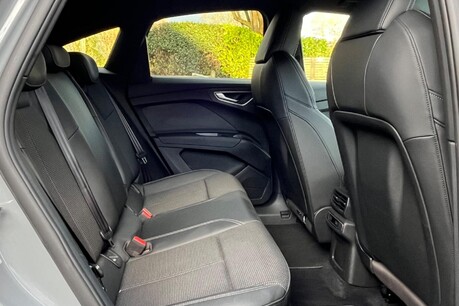 Audi Q4 SPORTBACK S LINE 25