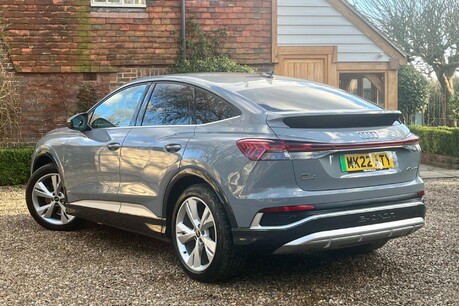 Audi Q4 SPORTBACK S LINE 5