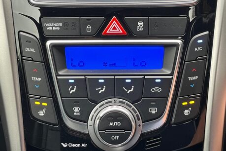 Hyundai i30 PREMIUM 36