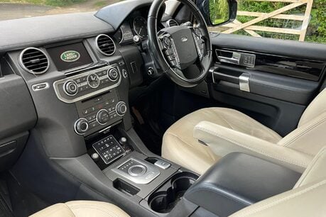 Land Rover Discovery SDV6 HSE 22