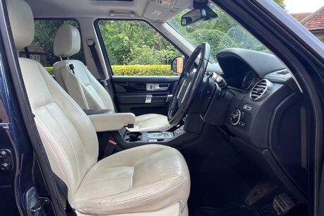 Land Rover Discovery SDV6 HSE 24