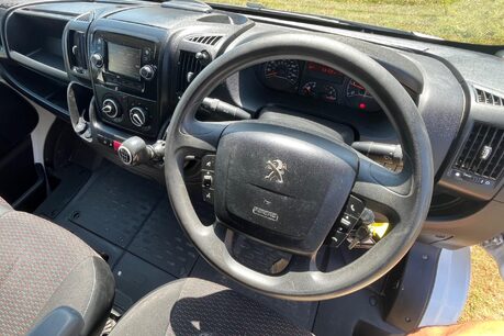 Peugeot Boxer BLUEHDI 335 L2H2 PROFESSIONAL P/V 26