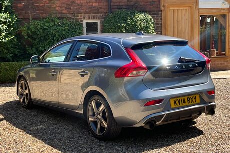 Volvo V40 D2 R-DESIGN NAV 4