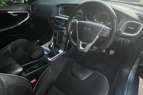 Volvo V40 D2 R-DESIGN NAV 29