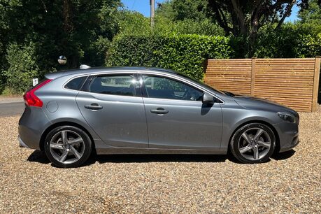 Volvo V40 D2 R-DESIGN NAV 19