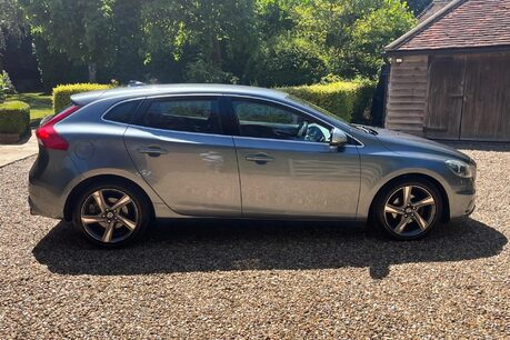 Volvo V40 D2 R-DESIGN NAV 22