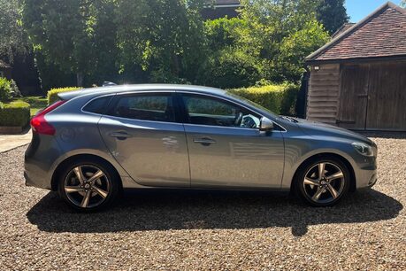 Volvo V40 D2 R-DESIGN NAV 21
