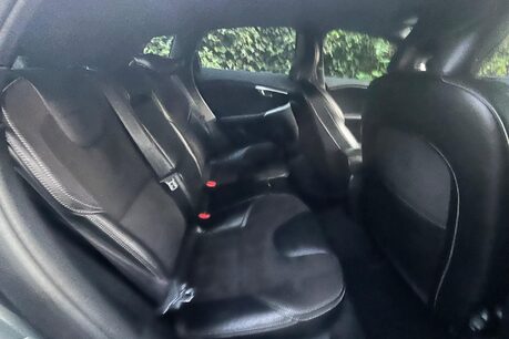 Volvo V40 D2 R-DESIGN NAV 32