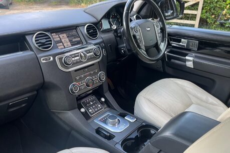 Land Rover Discovery SDV6 HSE LUXURY 17