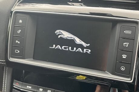 Jaguar F-Pace R-SPORT AWD 72
