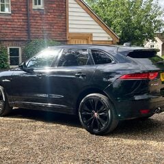 Jaguar F-Pace R-SPORT AWD 2