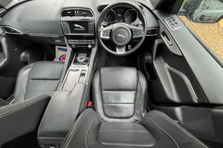Jaguar F-Pace R-SPORT AWD 28