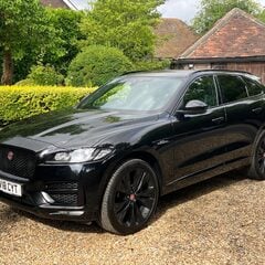 Jaguar F-Pace R-SPORT AWD 1