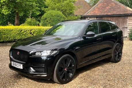 Jaguar F-Pace R-SPORT AWD 3