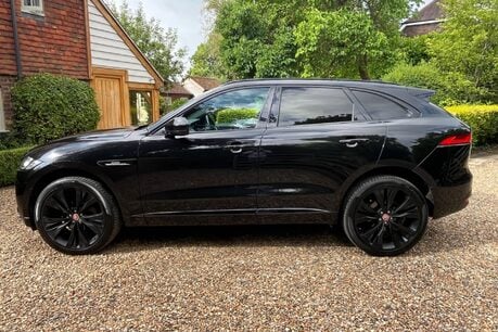 Jaguar F-Pace R-SPORT AWD 12
