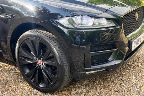 Jaguar F-Pace R-SPORT AWD 47