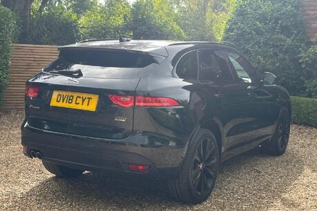 Jaguar F-Pace R-SPORT AWD 18